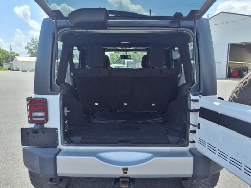 Used 2015 Jeep Wrangler Unlimited Sahara w/ Connectivity Group image 22