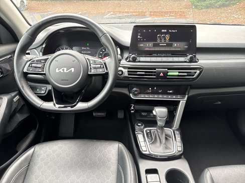 Used 2022 Kia Seltos SX w/ Sunroof Package image 27