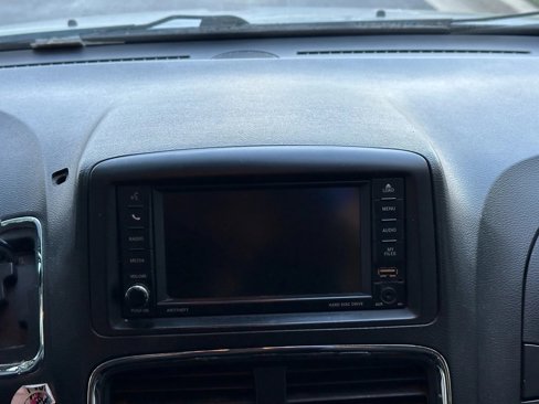 Used 2018 Dodge Grand Caravan SE image 28
