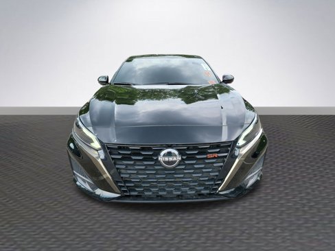 Used 2023 Nissan Altima 2.0 SR image 2