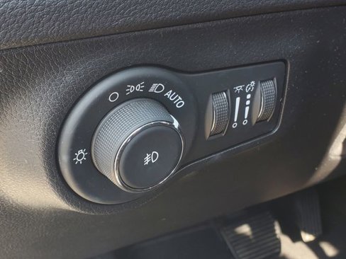 Used 2020 Jeep Compass Limited image 13