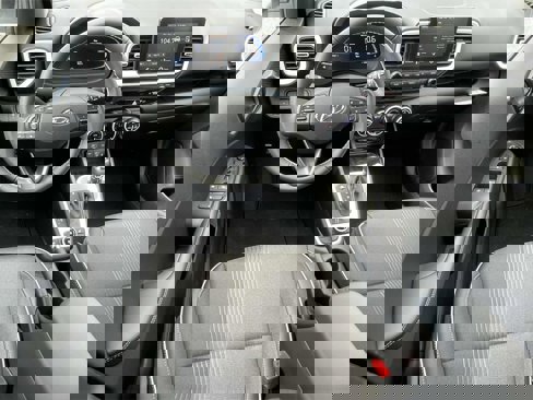 New 2026 Hyundai Venue SEL image 11
