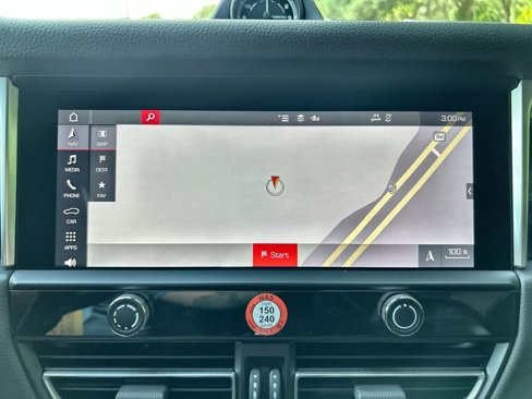 Certified 2024 Porsche Macan image 22