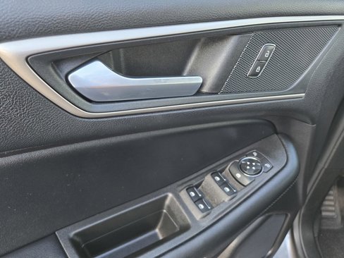 Used 2022 Ford Edge SEL image 35