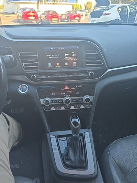 Used 2020 Hyundai Elantra Limited w/ Cargo Package (C1) image 14