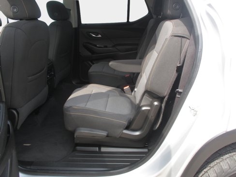 Used 2018 Chevrolet Traverse LT image 18