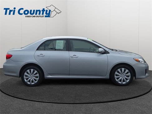 Used 2013 Toyota Corolla LE image 9