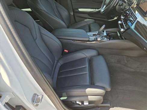 Used 2019 BMW 530e w/ Convenience Package image 22