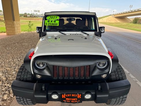 Used 2015 Jeep Wrangler Unlimited Sahara w/ Connectivity Group image 9