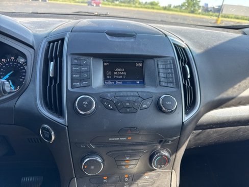Used 2017 Ford Edge SE image 8