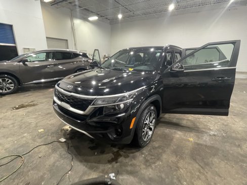 Used 2021 Kia Seltos EX image 9