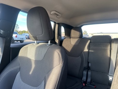 Used 2015 Jeep Cherokee Latitude w/ Trailer Tow Group image 9