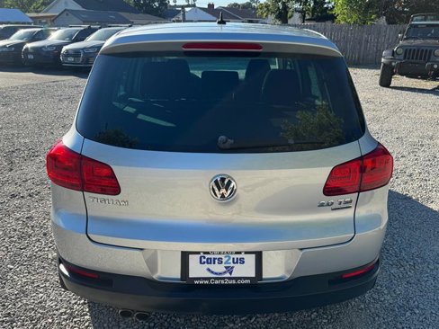 Used 2013 Volkswagen Tiguan S image 5