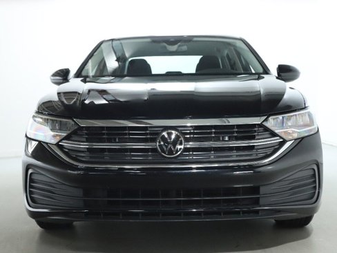 Used 2024 Volkswagen Jetta S image 5