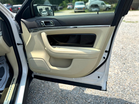 Used 2014 Lincoln MKS AWD w/ Equipment Group 101A image 27