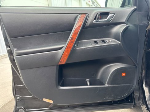 Used 2013 Toyota Highlander Limited image 11