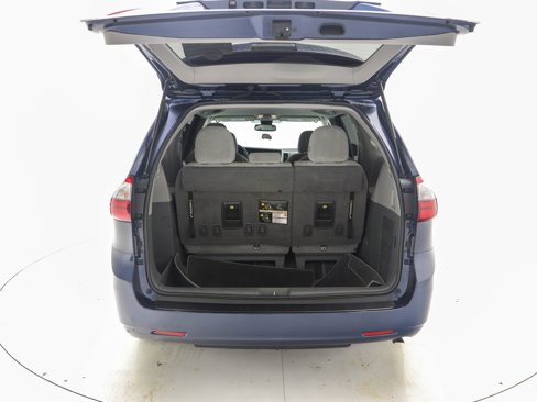Used 2020 Toyota Sienna LE image 10