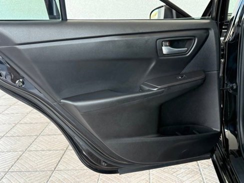 Used 2016 Toyota Camry SE image 17