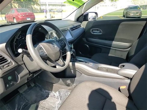 Used 2018 Honda HR-V EX image 9