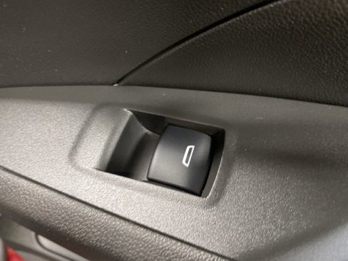 Used 2025 Chevrolet Trax LT w/ LT Convenience Package image 12