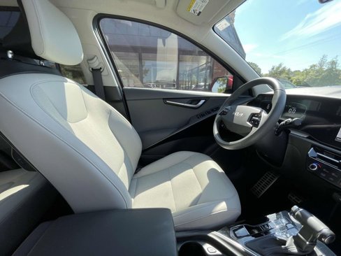 Certified 2023 Kia Niro EX Touring image 16