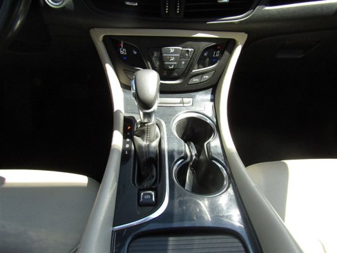 Used 2017 Buick Envision Essence image 27