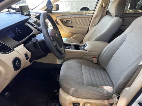 Used 2018 Ford Taurus SE image 11