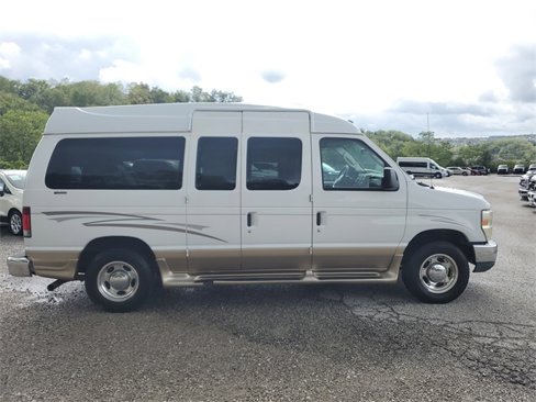 Used 2010 Ford E-150 and Econoline 150 image 3