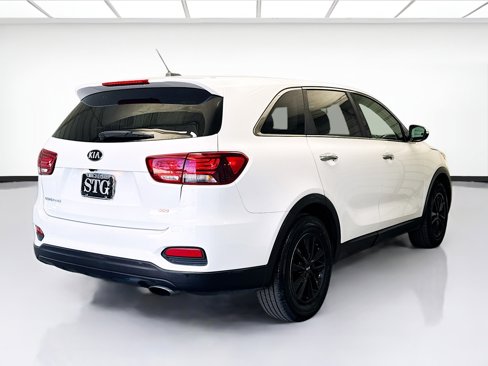 Used 2020 Kia Sorento LX image 4