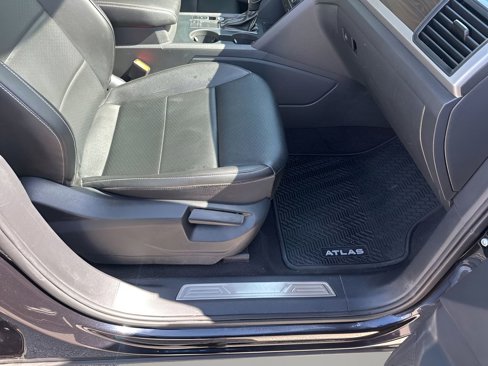 Used 2021 Volkswagen Atlas SE image 16