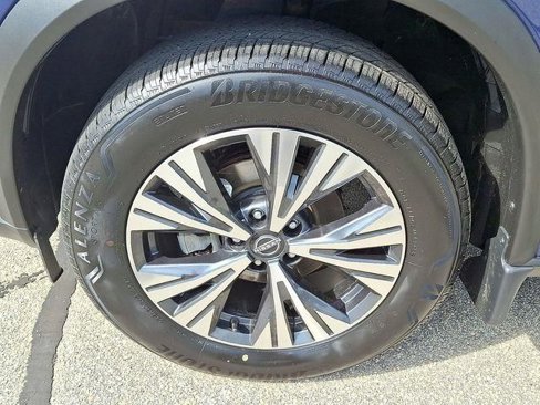 Used 2022 Nissan Rogue SV w/ SV Premium Package image 8