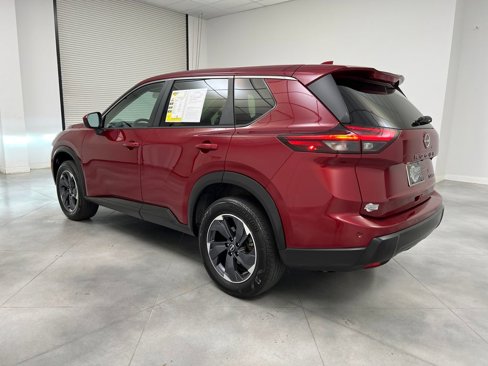 Used 2024 Nissan Rogue SV image 5