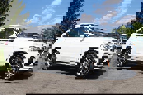 Used 2020 BMW X4 xDrive30i w/ Premium Package Essential image 2