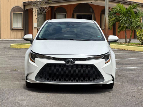 Used 2020 Toyota Corolla LE image 2