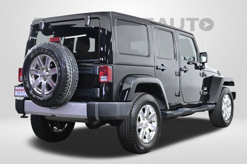 Used 2015 Jeep Wrangler Unlimited Sahara w/ Dual Top Group image 9