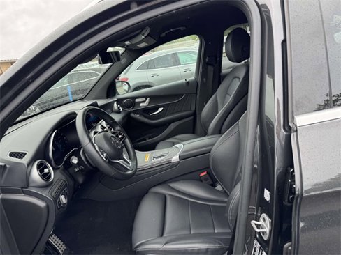 Certified 2022 Mercedes-Benz GLC 300 4MATIC image 4