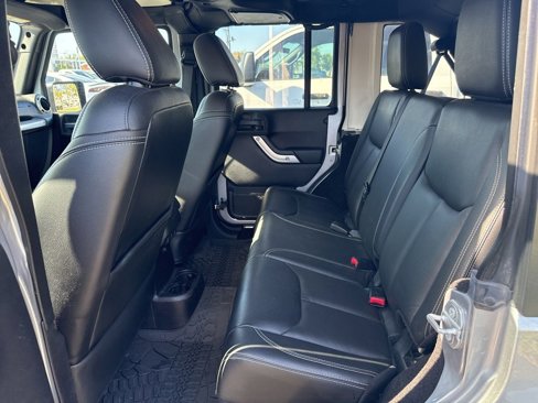 Used 2015 Jeep Wrangler Unlimited Sahara w/ Connectivity Group image 24