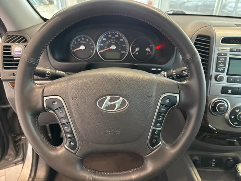 Used 2012 Hyundai Santa Fe SE image 16
