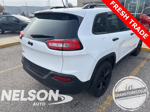 Used 2018 Jeep Cherokee Sport image 6