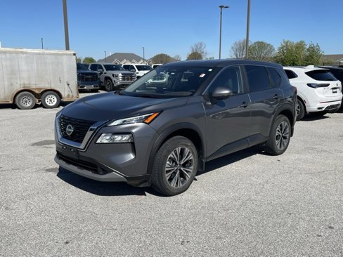 Used 2023 Nissan Rogue SV image 3