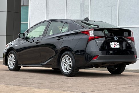 Certified 2022 Toyota Prius LE image 7