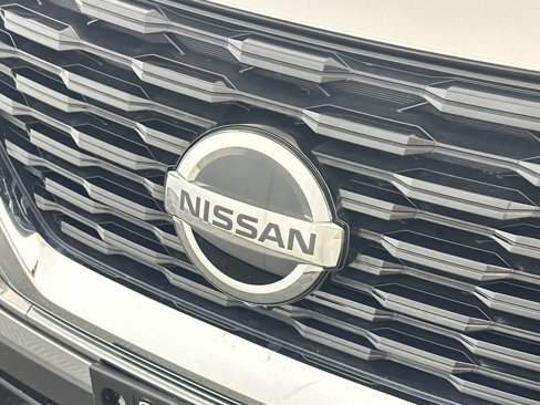 Used 2021 Nissan Rogue SV image 15