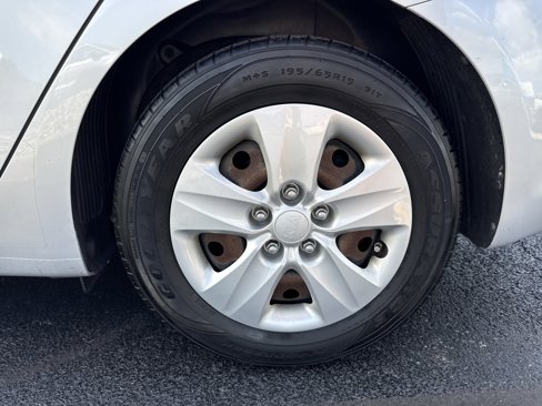 Used 2018 Kia Forte LX w/ Sports Package image 29