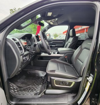 Used 2025 RAM 1500 Laramie w/ Night Edition image 20