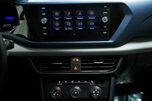 Certified 2022 Volkswagen Taos SE image 15