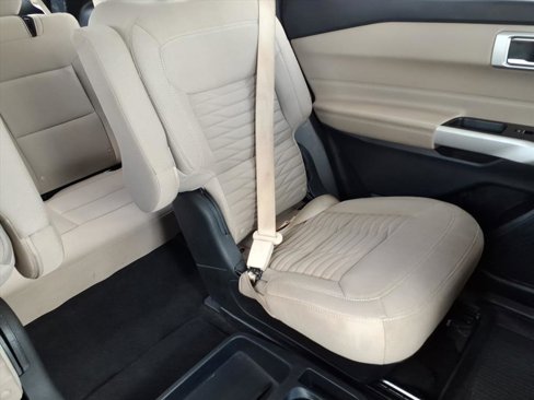 Used 2021 Ford Explorer XLT image 24