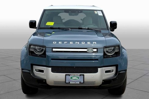 New 2025 Land Rover Defender 90 S image 2