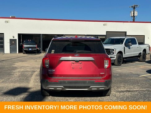 Used 2020 Ford Explorer XLT w/ Equipment Group 202A image 5
