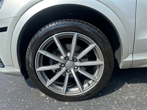 Used 2018 Audi Q3 2.0T Premium w/ Convenience Package image 32