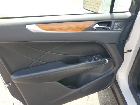 Used 2019 Lincoln MKC Select w/ Select Plus Package image 10